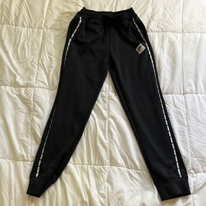 JORDAN JUMP MAN YOUTH SWEATPANTS. BLACK. SIZE LARGE